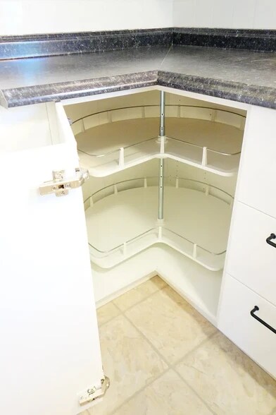 Building Photo - 910 Kennebec Ave