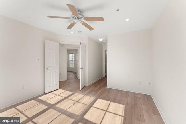 Building Photo - 44210 Shady Glen Terrace
