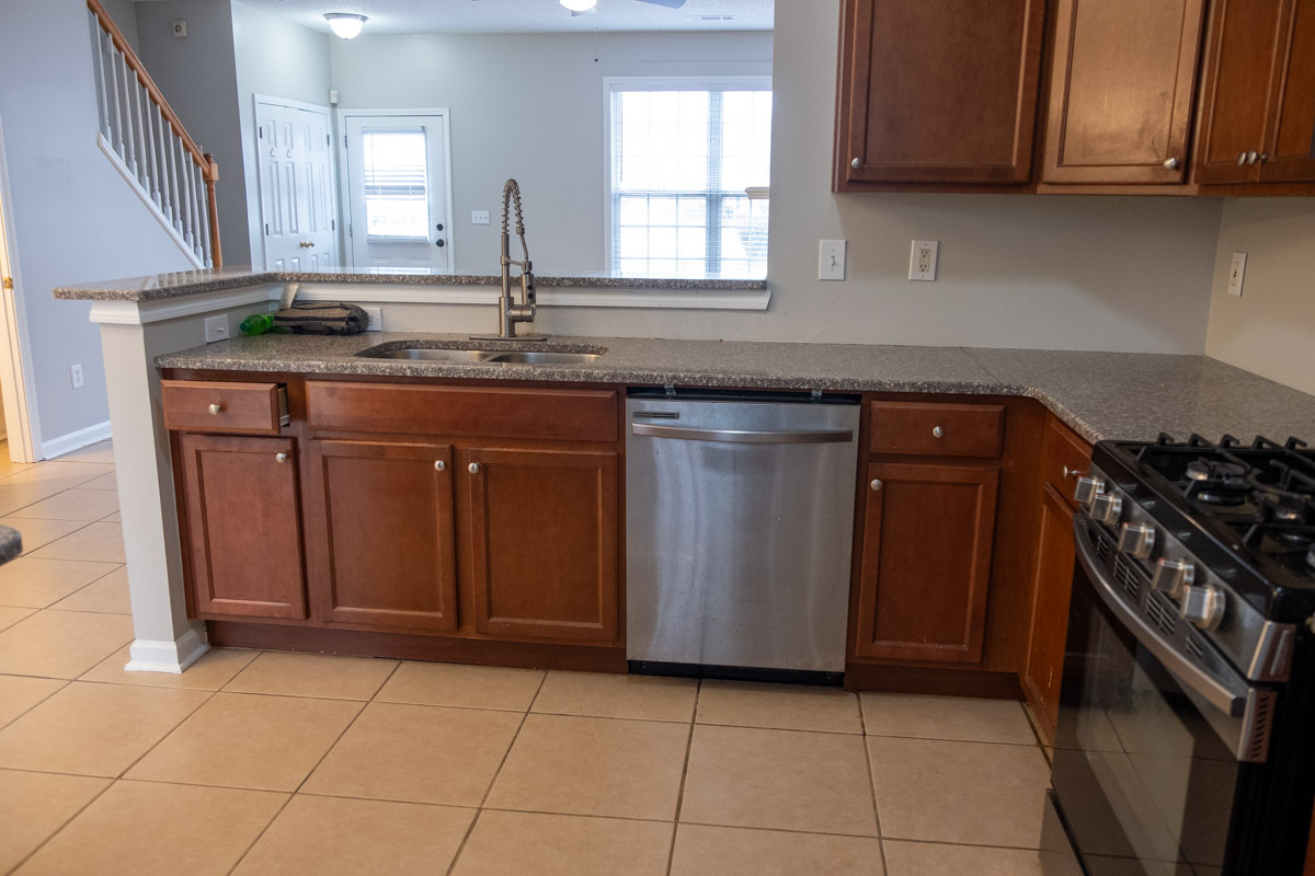 Kitchen - 13300 Morris Rd