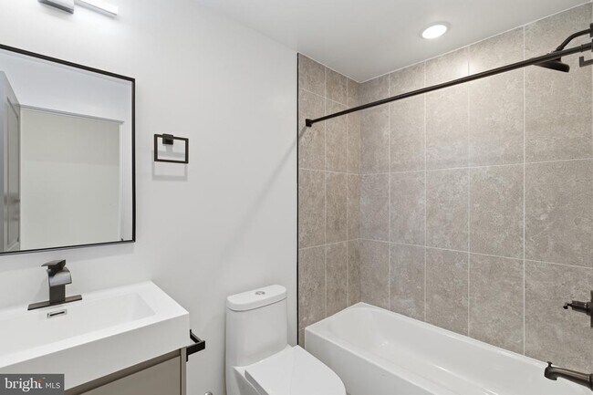 Building Photo - 1007 W Orleans St