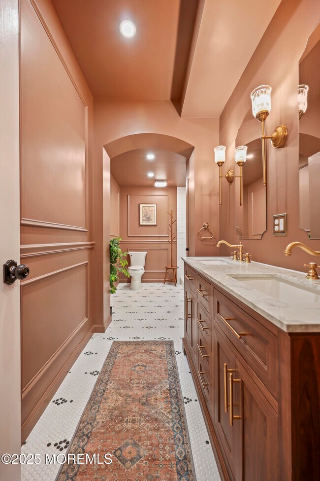 Building Photo - 400 S 1st Ave