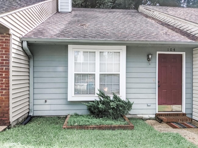 Building Photo - 104 S Whetherbine Way