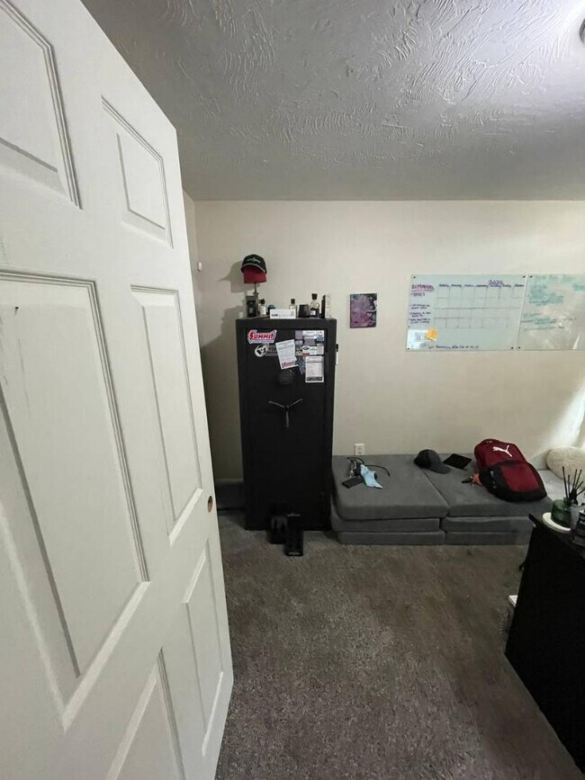 Building Photo - 3892 E 200 Rd N