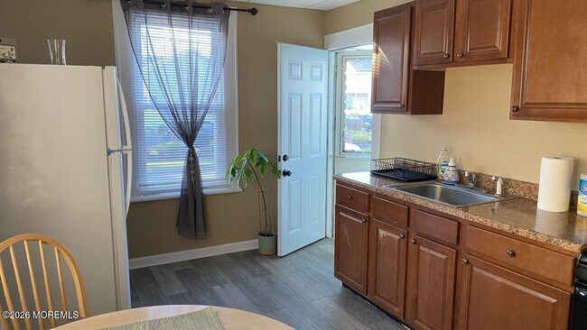 Building Photo - 119 14th Ave