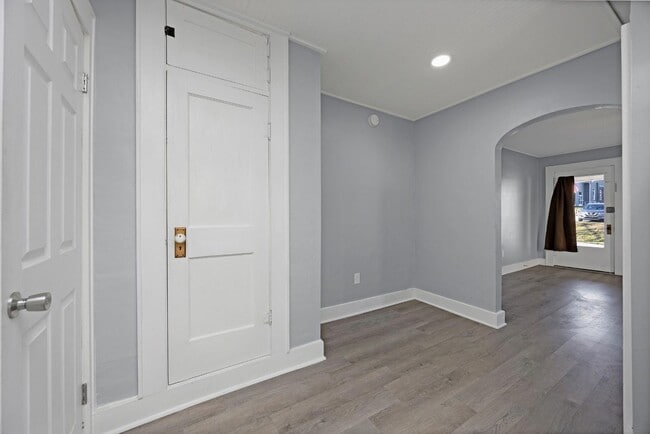 Building Photo - 104 Taylor Blvd