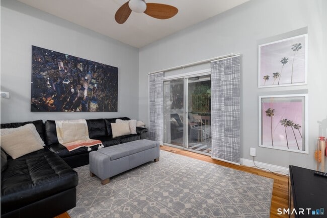 Building Photo - 410 Farmington Ave