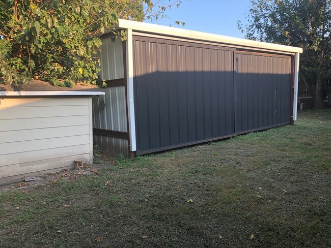 Building Photo - 10915 Gatlinburg Dr