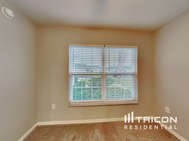 Building Photo - 988 Blue Tide Ln