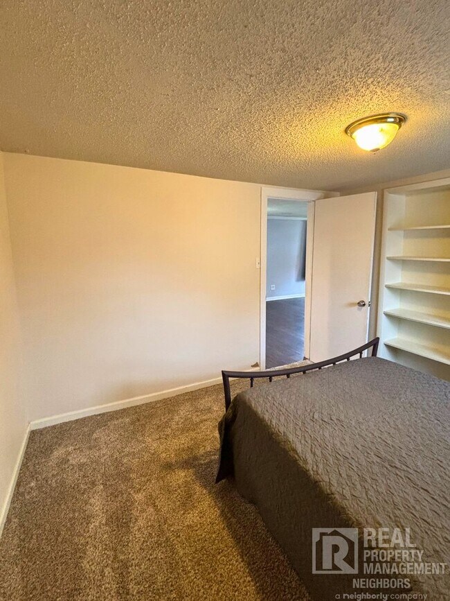 Building Photo - Spacious 2 Bed, 1 Bath Home in Alto, MI