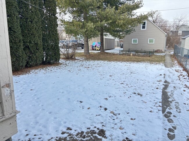 Building Photo - Newly Remodeled 4 Bedroom / 2 Bathroom House in the '07