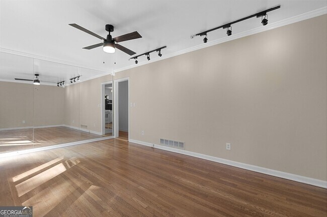 Building Photo - 2958 Harcourt Dr