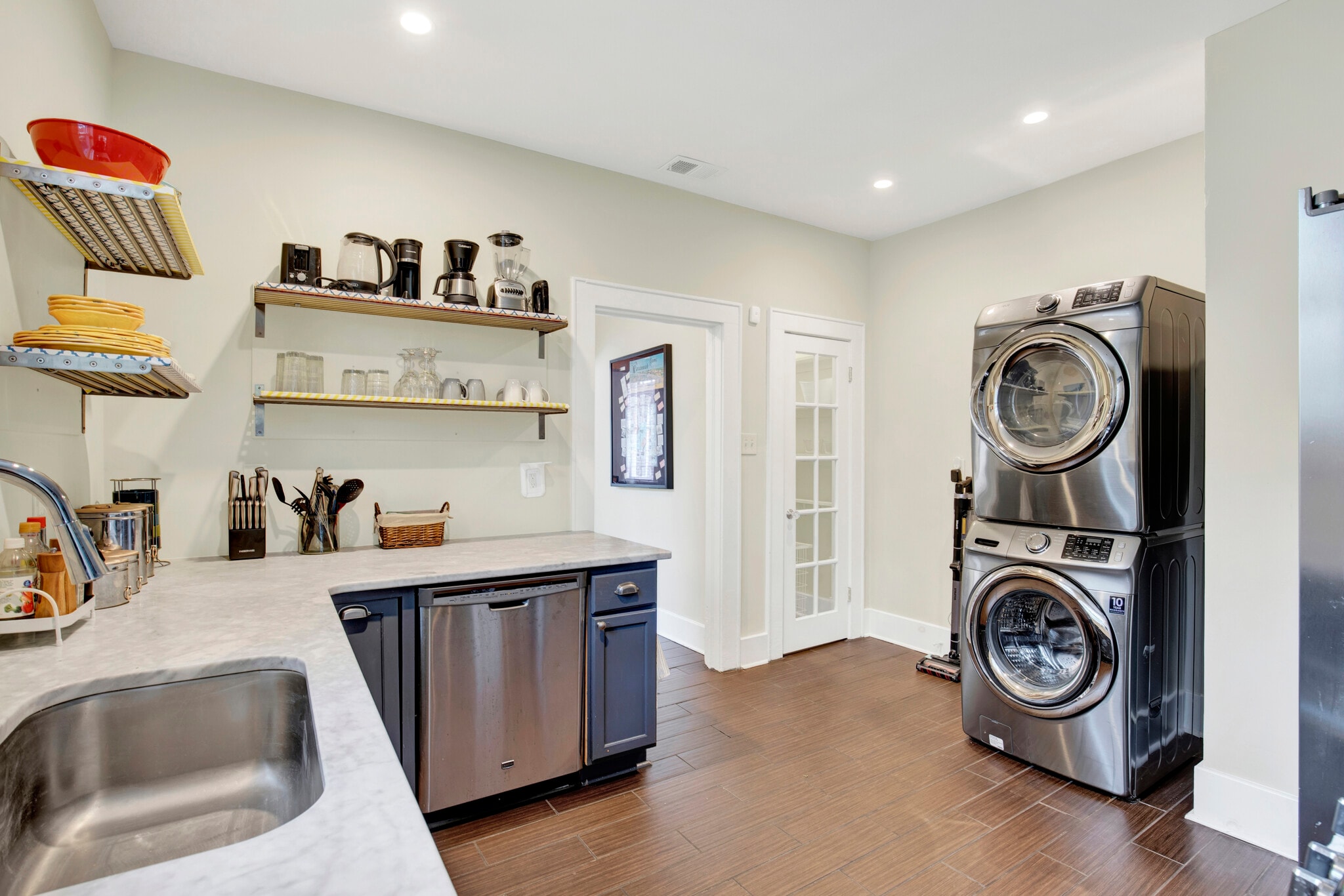 Building Photo - 309 E 34th St