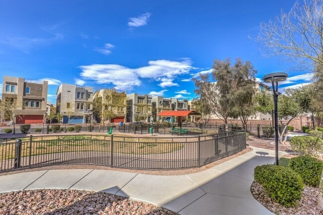 Building Photo - New Modern Gated House w/ Rooftop Deck