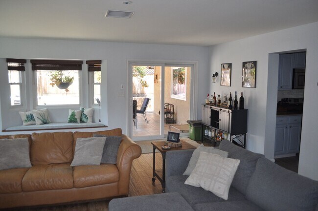 Building Photo - LEMON GROVE 3BR/2BA SINGLE FAMILY DETACHED...