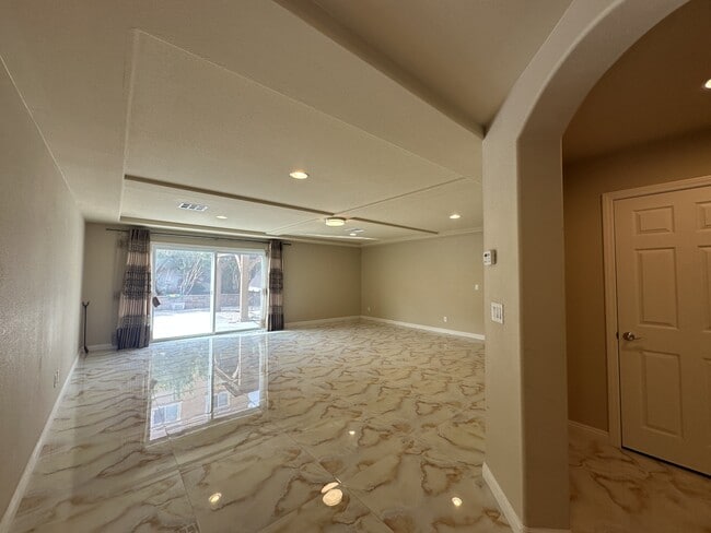 Building Photo - 8125 Crimson Creek Ct