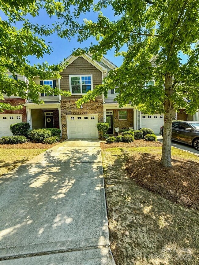 Building Photo - 2752 Sawbridge Ln