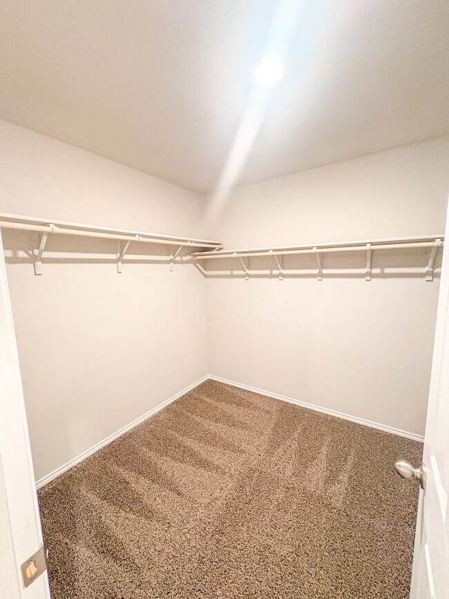 Building Photo - 8713 Cantera Rdg Rd