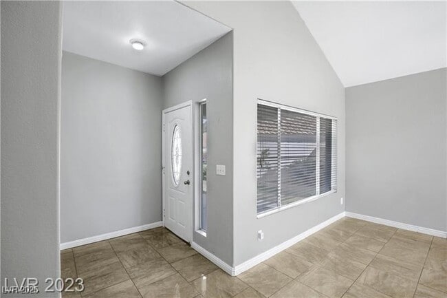 Building Photo - 9772 Horse Back Cir