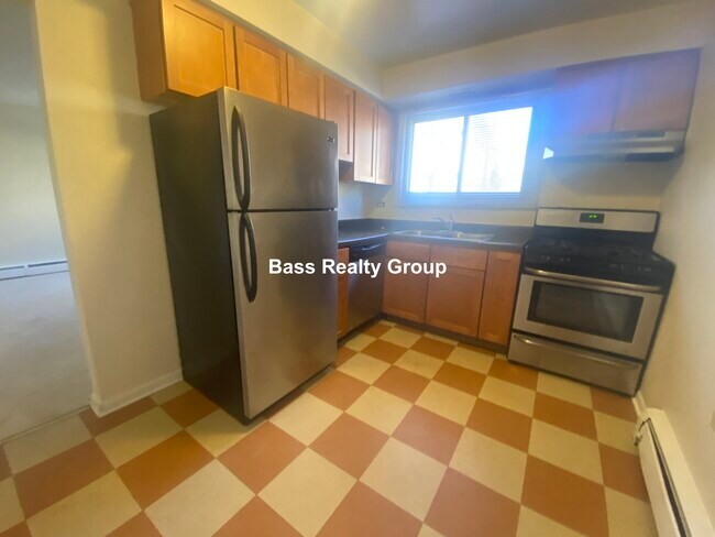 Building Photo - 810 Seward St