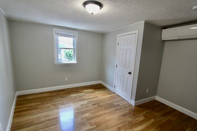 Building Photo - 248 Main St