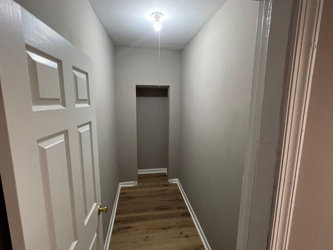 Building Photo - Huge 3 Bedroom with a FINISHED Basement!
