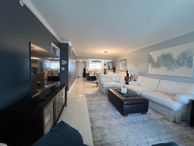 Building Photo - 3212 S Ocean Blvd