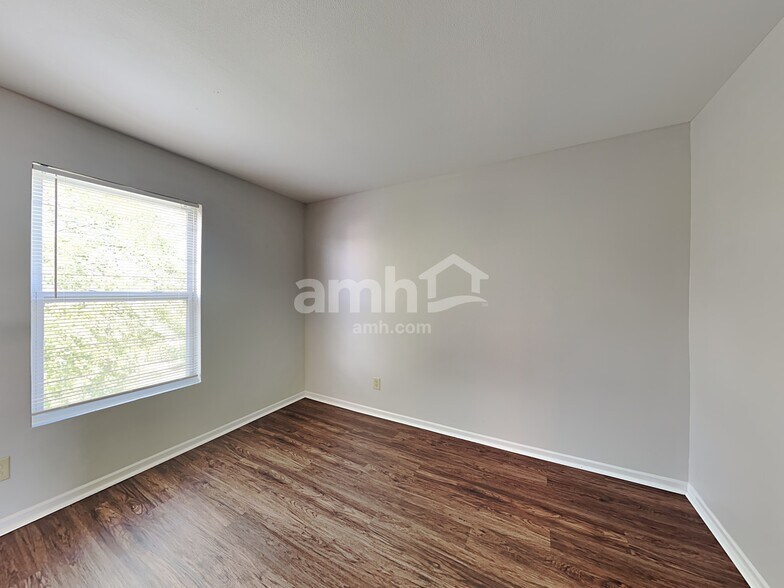 Building Photo - 1413 Dowell St