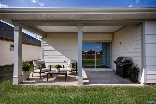 Building Photo - 302 Allene Wy