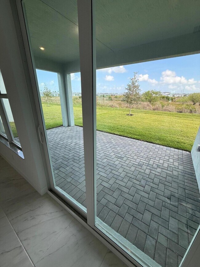 Building Photo - 13509 SW Bally Dr