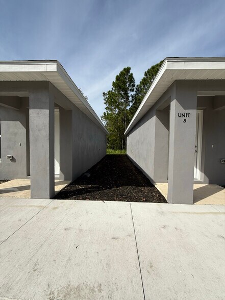 Building Photo - 53 Poplar Rd