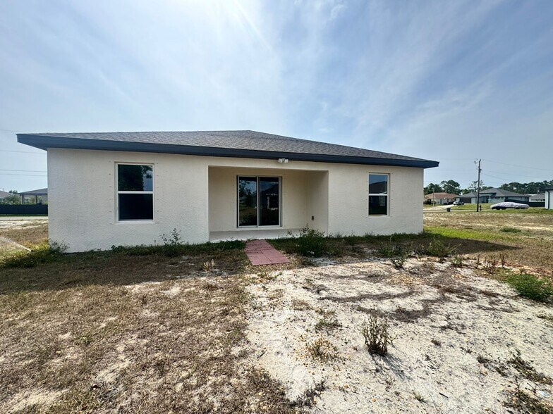 Building Photo - 2115 NW 24th Pl