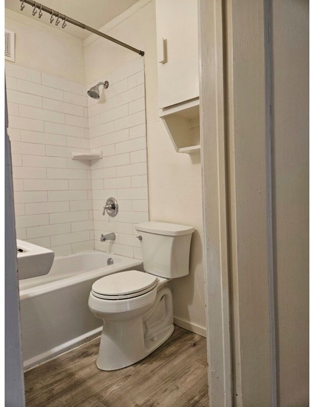 Building Photo - 608 4th St