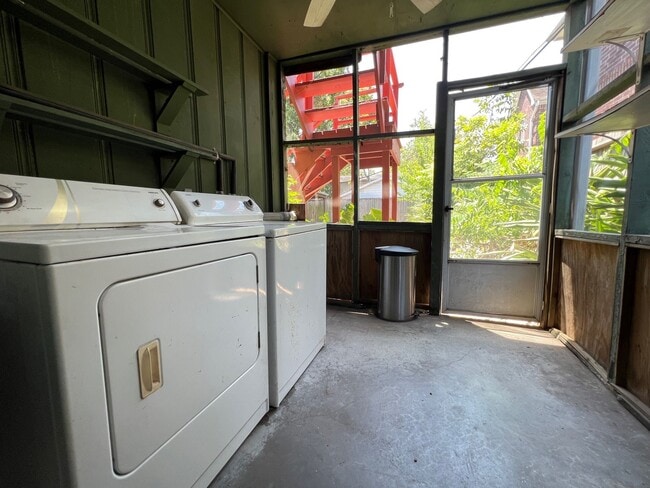 Building Photo - 2247 Branard St