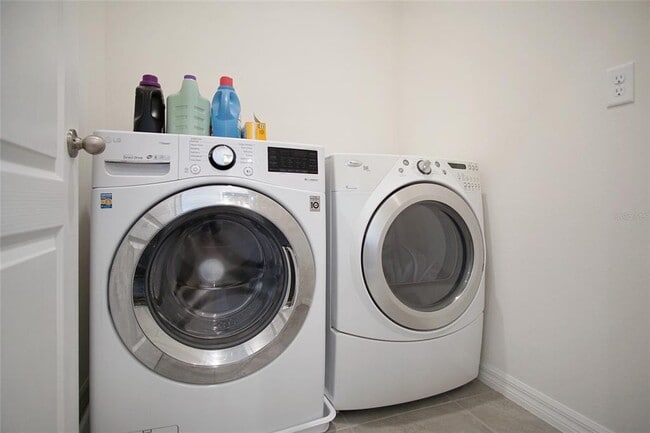 Building Photo - 736 Brooklet Dr