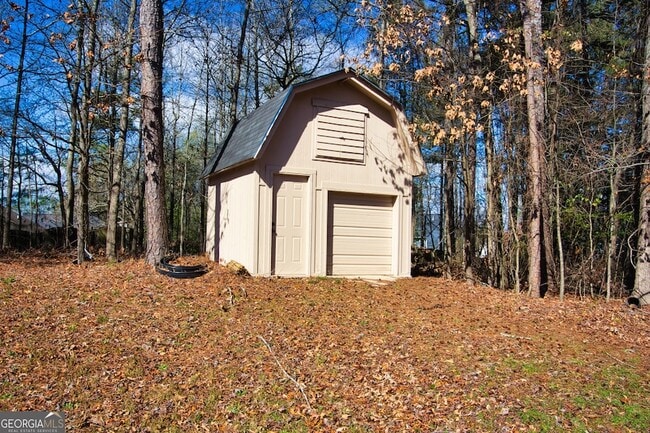 Building Photo - 585 Chapel Walk Ln SE