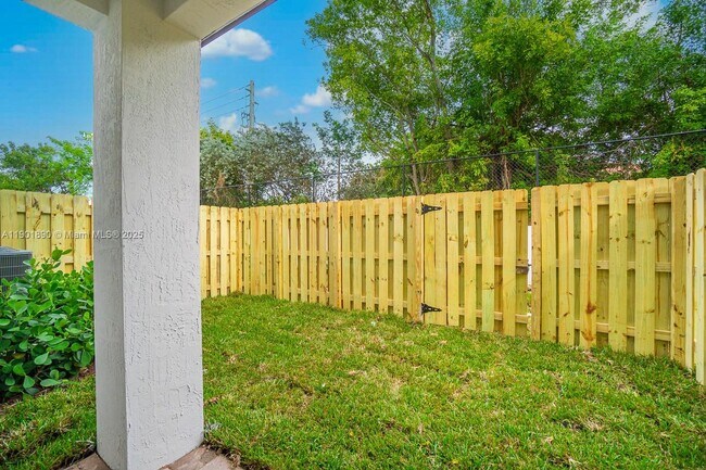 Building Photo - 207 SW 159th Ter