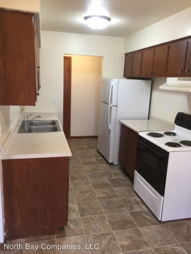 Building Photo - 11644-11670 Dakotah St NW