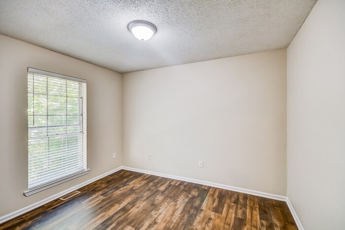 Building Photo - 5944 Tyler Loop Rd