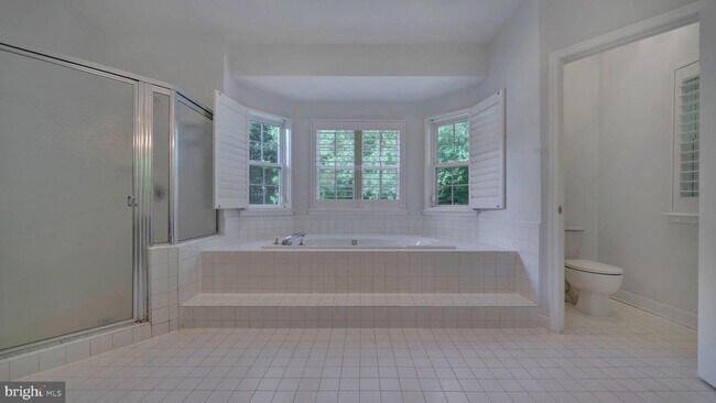 Building Photo - 12308 Putters Ct