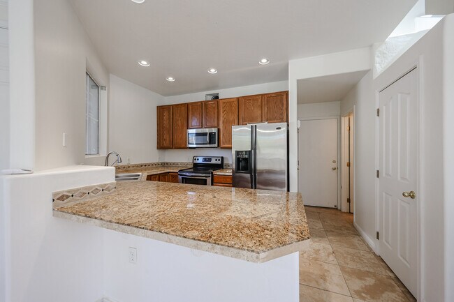 Building Photo - 337 W Mountain Sage Dr