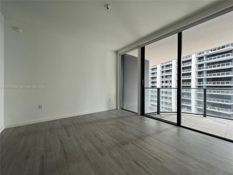 Building Photo - 1000 Brickell Plaza