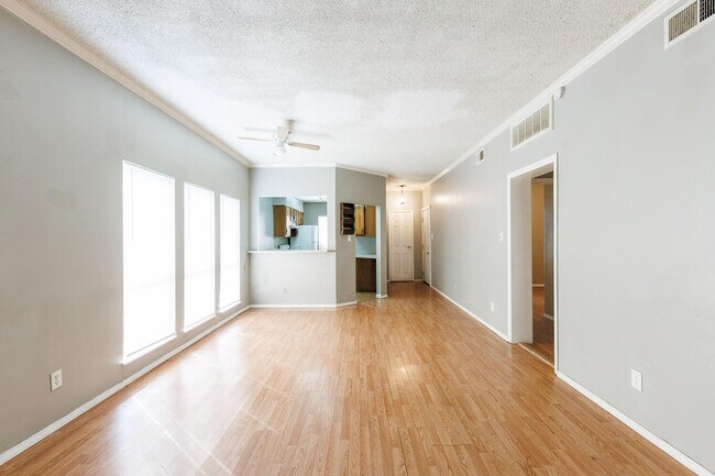 Building Photo - 7405 Avenue X