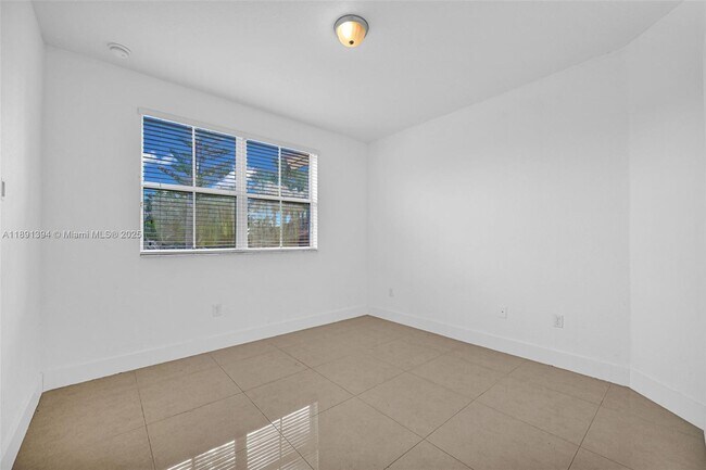 Building Photo - 12172 SW 122nd Ct