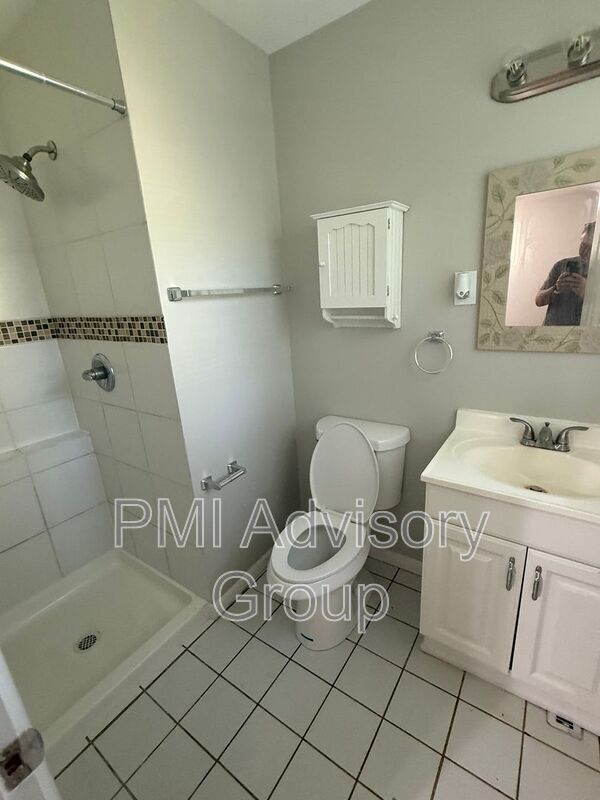 Building Photo - 1414 SW 32nd St