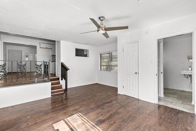 Building Photo - 618 Adams Ave