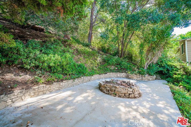 Building Photo - 3826 Dixie Canyon Ave