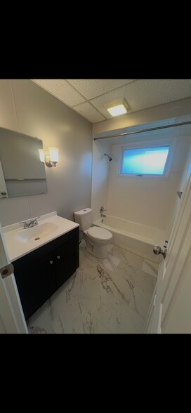 Building Photo - 38 3rd Ave