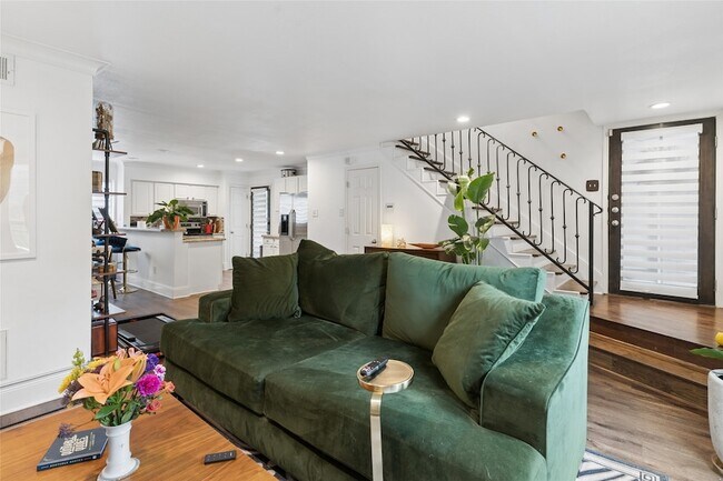 Building Photo - 10109 Regal Park Ln