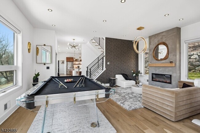 Building Photo - 301 Kingsland Rd