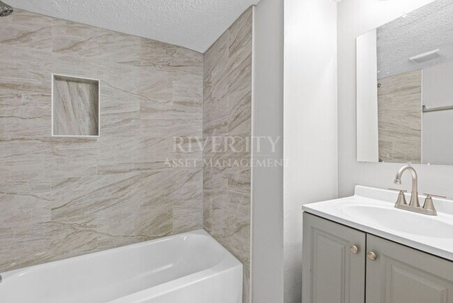 Building Photo - A MUST SEE IN 38108 !!!! SECTION 8 WELCOMED !!!!!! GIVE US A CALL !!!!!